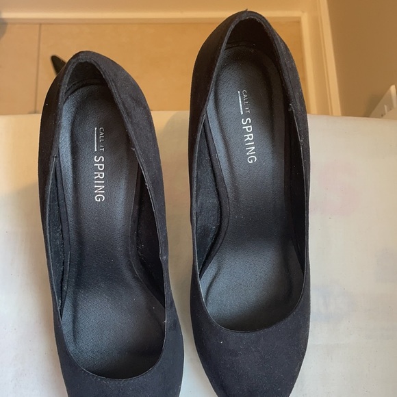 Spring - black faux suede , size 7.5, like new - Picture 3 of 8